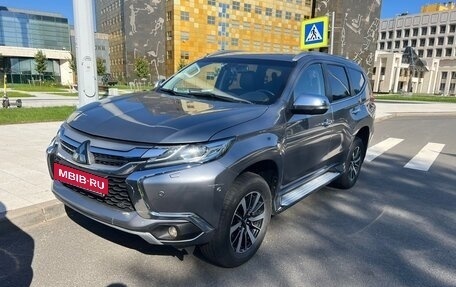 Mitsubishi Pajero Sport III рестайлинг, 2017 год, 2 850 000 рублей, 2 фотография