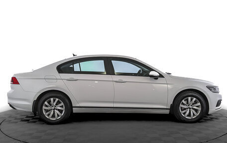 Volkswagen Passat B8 рестайлинг, 2021 год, 2 290 000 рублей, 4 фотография