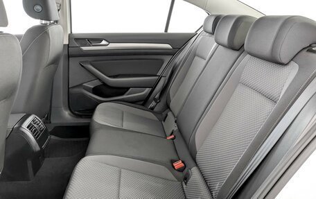 Volkswagen Passat B8 рестайлинг, 2021 год, 2 290 000 рублей, 12 фотография