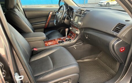 Toyota Highlander III, 2011 год, 1 685 000 рублей, 7 фотография