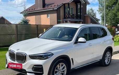 BMW X5, 2021 год, 8 325 000 рублей, 3 фотография