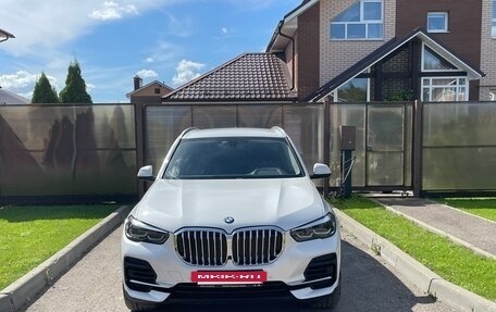 BMW X5, 2021 год, 8 325 000 рублей, 2 фотография