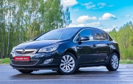 Opel Astra J, 2010 год, 600 000 рублей, 1 фотография