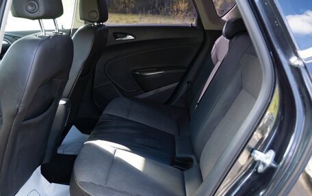 Opel Astra J, 2010 год, 600 000 рублей, 18 фотография