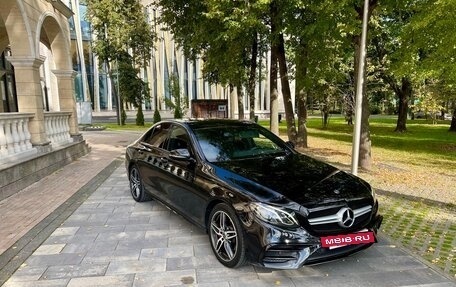 Mercedes-Benz E-Класс, 2019 год, 2 950 000 рублей, 5 фотография