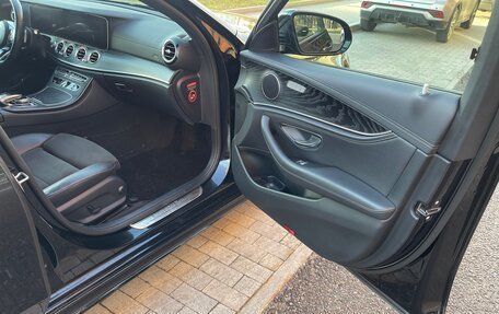 Mercedes-Benz E-Класс, 2019 год, 2 950 000 рублей, 20 фотография