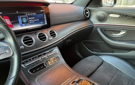 Mercedes-Benz E-Класс, 2019 год, 2 950 000 рублей, 22 фотография