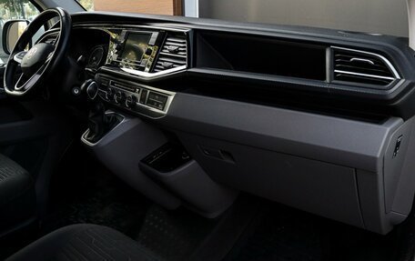 Volkswagen Caravelle T6 рестайлинг, 2021 год, 4 600 000 рублей, 12 фотография