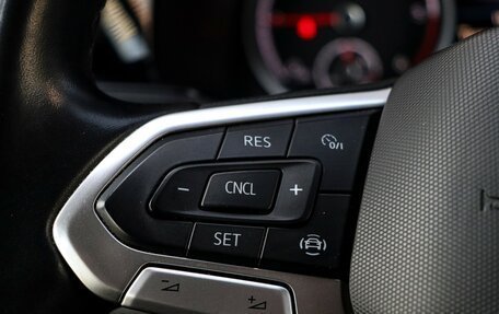 Volkswagen Caravelle T6 рестайлинг, 2021 год, 4 600 000 рублей, 17 фотография