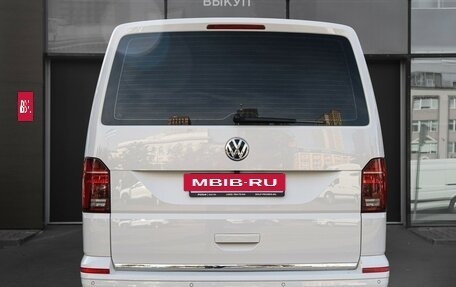 Volkswagen Caravelle T6 рестайлинг, 2021 год, 4 600 000 рублей, 6 фотография