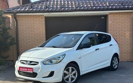 Hyundai Solaris II рестайлинг, 2014 год, 650 000 рублей, 1 фотография