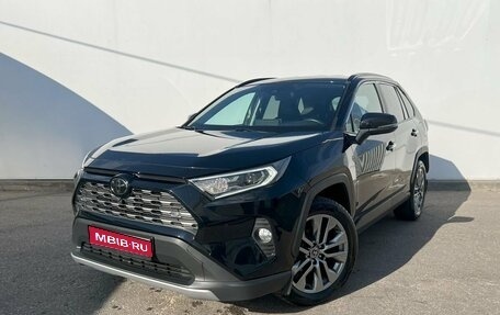 Toyota RAV4, 2021 год, 3 200 000 рублей, 1 фотография