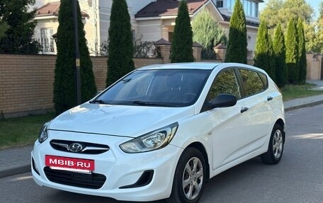 Hyundai Solaris II рестайлинг, 2014 год, 650 000 рублей, 5 фотография