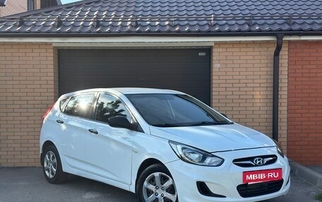 Hyundai Solaris II рестайлинг, 2014 год, 650 000 рублей, 2 фотография