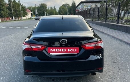 Toyota Camry, 2020 год, 2 700 000 рублей, 4 фотография