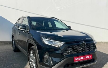 Toyota RAV4, 2021 год, 3 200 000 рублей, 3 фотография