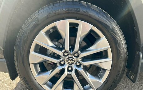 Toyota RAV4, 2021 год, 3 200 000 рублей, 10 фотография