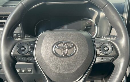 Toyota RAV4, 2021 год, 3 200 000 рублей, 16 фотография