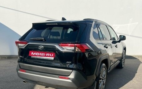 Toyota RAV4, 2021 год, 3 200 000 рублей, 5 фотография