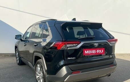 Toyota RAV4, 2021 год, 3 200 000 рублей, 7 фотография