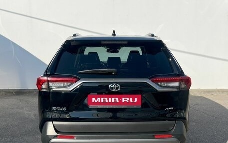 Toyota RAV4, 2021 год, 3 200 000 рублей, 6 фотография