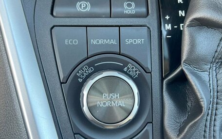 Toyota RAV4, 2021 год, 3 200 000 рублей, 19 фотография