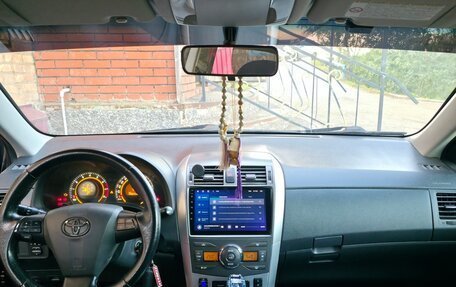 Toyota Corolla, 2011 год, 950 000 рублей, 10 фотография