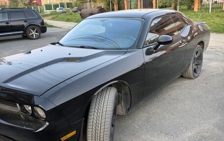 Dodge Challenger III рестайлинг 2, 2013 год, 2 570 000 рублей, 2 фотография
