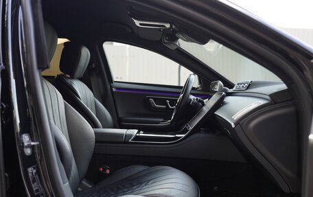 Mercedes-Benz S-Класс, 2020 год, 20 000 000 рублей, 27 фотография
