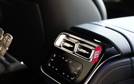 Mercedes-Benz S-Класс, 2020 год, 20 000 000 рублей, 38 фотография