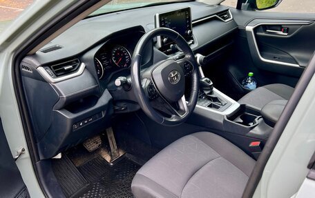 Toyota RAV4, 2019 год, 3 500 000 рублей, 8 фотография