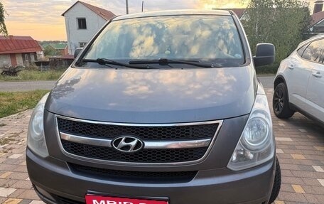 Hyundai H-1 II рестайлинг, 2011 год, 1 800 000 рублей, 1 фотография