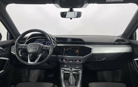 Audi Q3, 2019 год, 2 999 999 рублей, 13 фотография