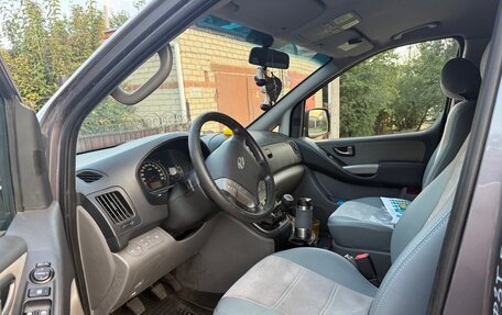 Hyundai H-1 II рестайлинг, 2011 год, 1 800 000 рублей, 3 фотография