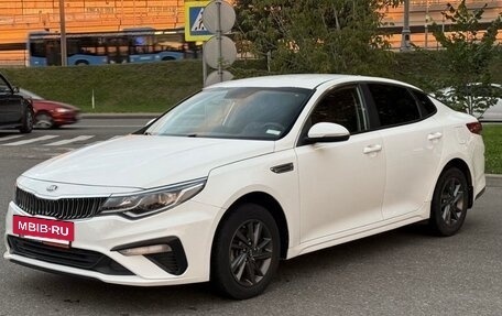 KIA Optima IV, 2019 год, 1 375 000 рублей, 2 фотография