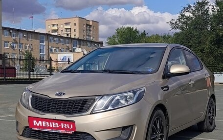 KIA Rio III рестайлинг, 2012 год, 650 000 рублей, 2 фотография