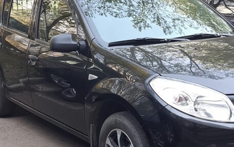 Renault Sandero I, 2014 год, 615 000 рублей, 2 фотография