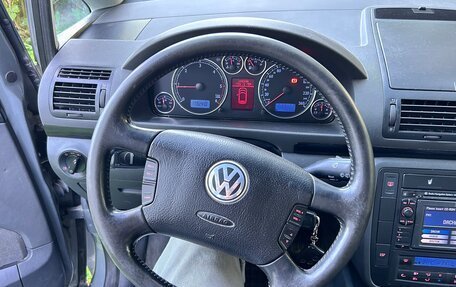 Volkswagen Sharan I рестайлинг, 2005 год, 1 000 000 рублей, 21 фотография