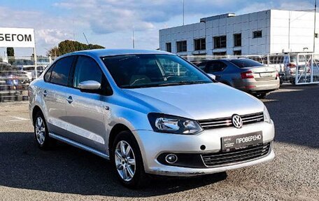Volkswagen Polo VI (EU Market), 2011 год, 370 000 рублей, 3 фотография