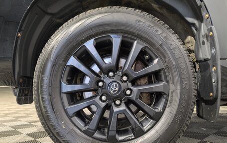 Toyota Land Cruiser Prado 150 рестайлинг 2, 2021 год, 5 399 000 рублей, 7 фотография