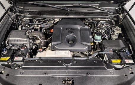 Toyota Land Cruiser Prado 150 рестайлинг 2, 2021 год, 5 399 000 рублей, 10 фотография