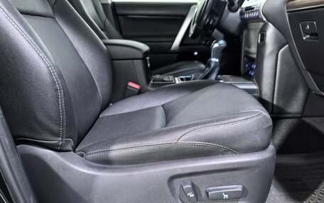 Toyota Land Cruiser Prado 150 рестайлинг 2, 2021 год, 5 399 000 рублей, 17 фотография