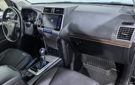 Toyota Land Cruiser Prado 150 рестайлинг 2, 2021 год, 5 399 000 рублей, 18 фотография