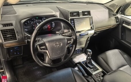 Toyota Land Cruiser Prado 150 рестайлинг 2, 2021 год, 5 399 000 рублей, 12 фотография