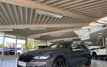 BMW 5 серия, 2022 год, 6 560 000 рублей, 2 фотография