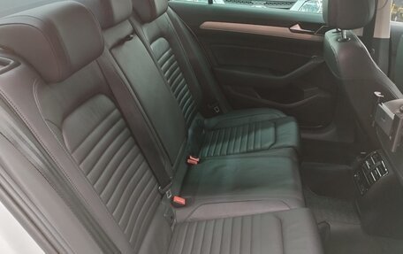 Volkswagen Passat B8 рестайлинг, 2018 год, 2 100 000 рублей, 20 фотография