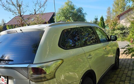 Mitsubishi Outlander III рестайлинг 3, 2014 год, 1 200 000 рублей, 5 фотография