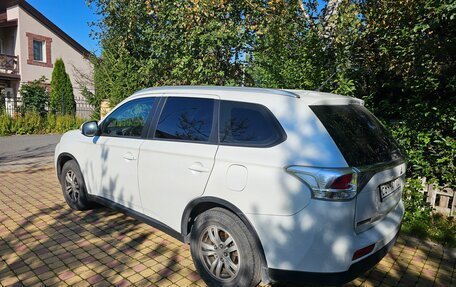 Mitsubishi Outlander III рестайлинг 3, 2014 год, 1 200 000 рублей, 3 фотография