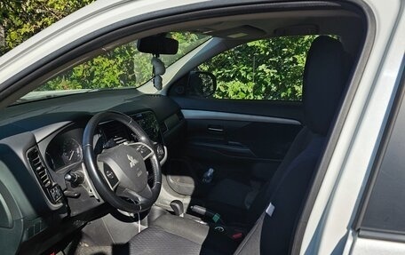 Mitsubishi Outlander III рестайлинг 3, 2014 год, 1 200 000 рублей, 8 фотография