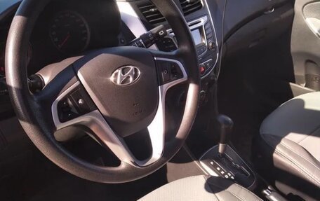 Hyundai Solaris II рестайлинг, 2011 год, 899 000 рублей, 9 фотография